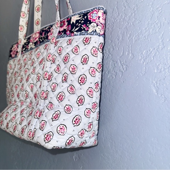 Vera Bradley Magnifique Leaf Tote And Turnlock Wallet - Picture 3 of 16